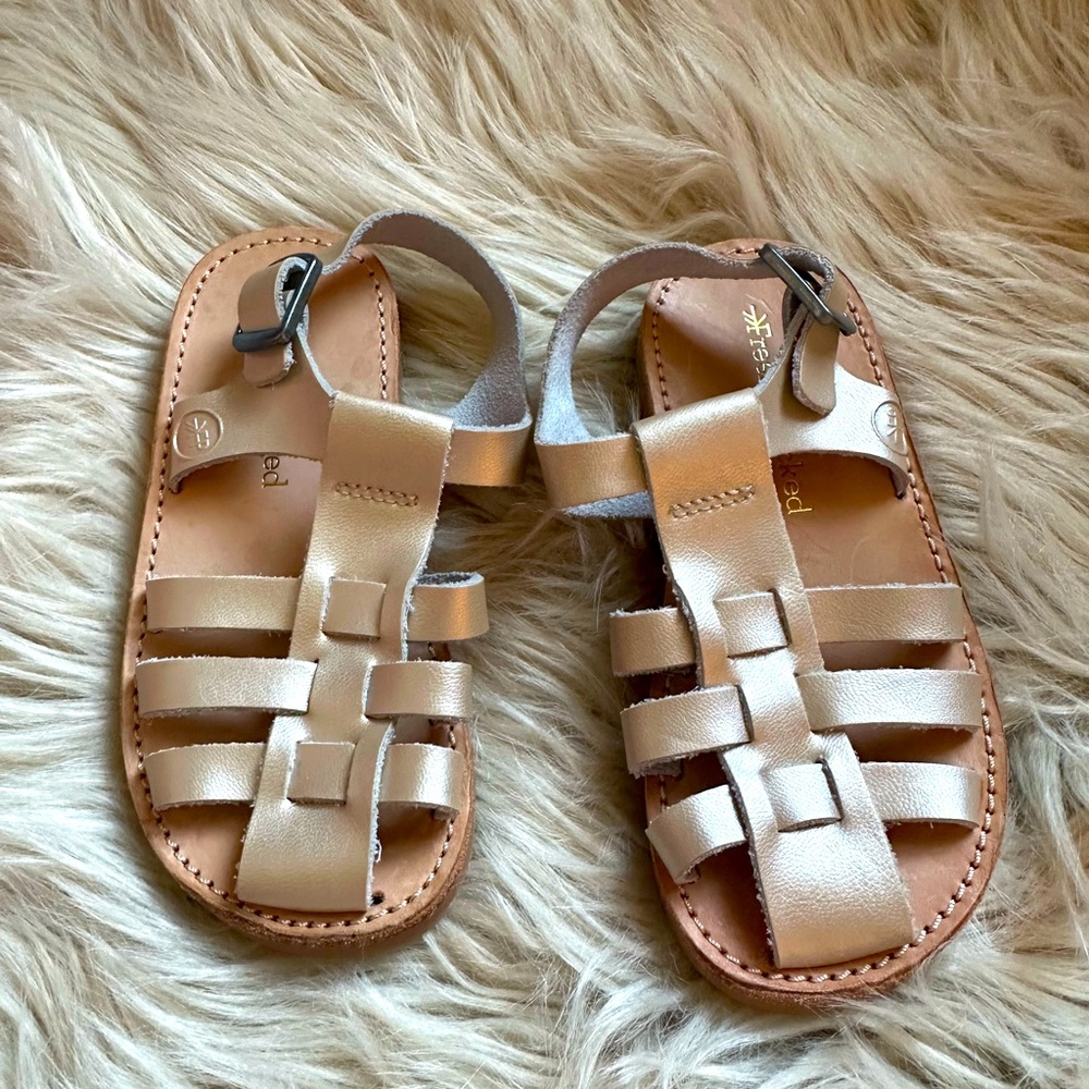 Freshly Picked Sandals Size 8 champagne